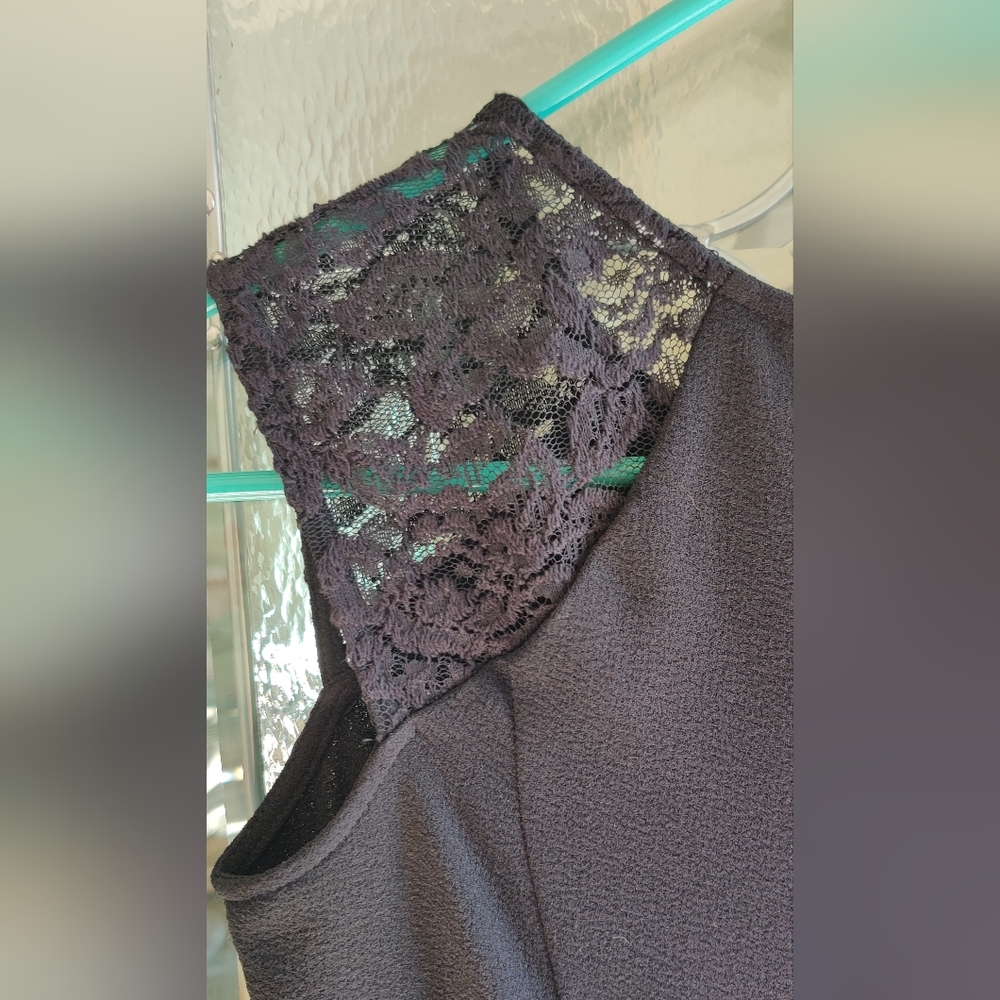 Black Dress with Lace Detail Juniors Size 3 - Picture 3 of 9